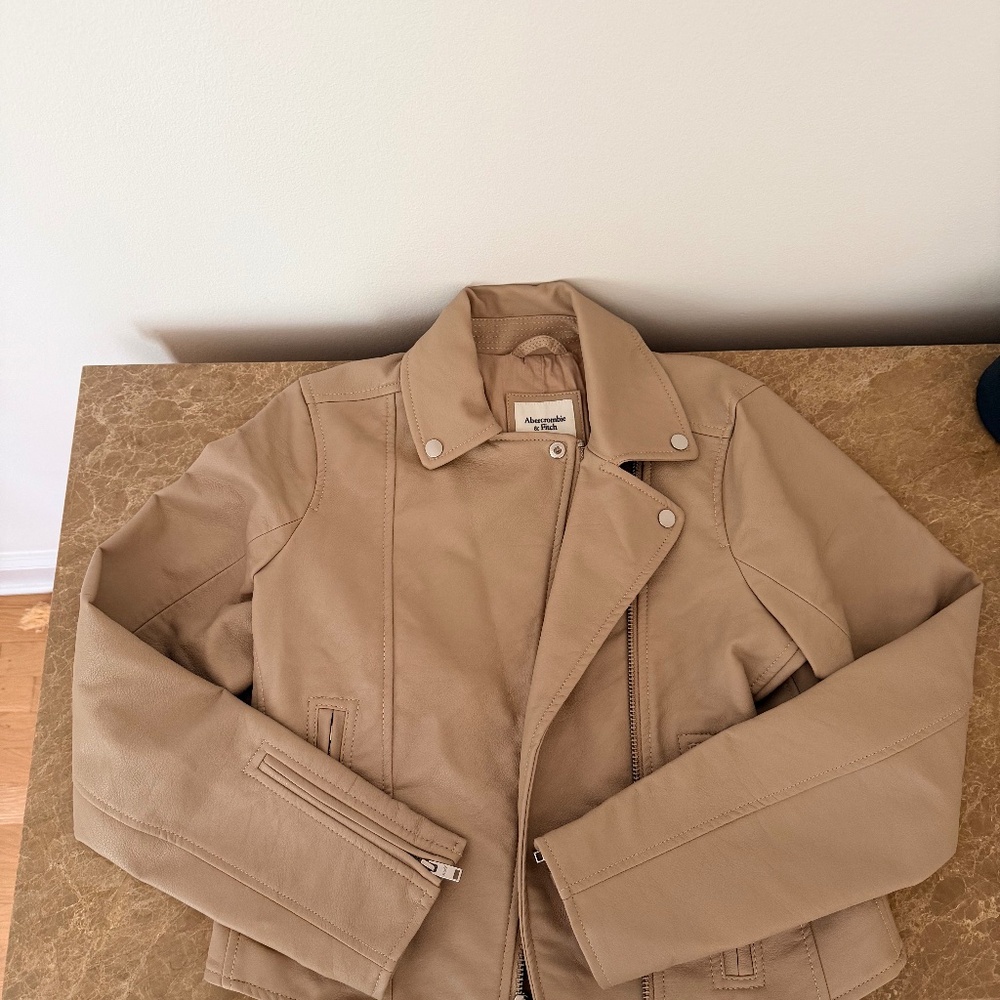 Abercrombie & Fitch Vegan Leather Moto Jacket – NWT – Size M